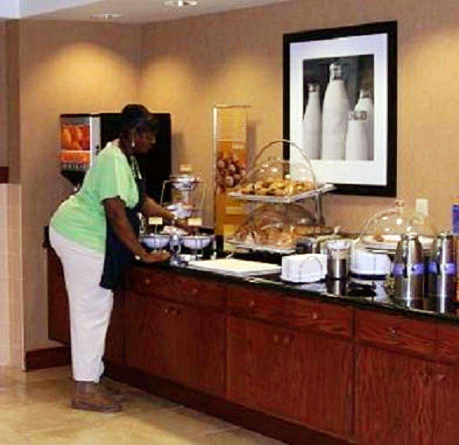 Hampton Inn & Suites Bloomington-Normal Ristorante foto