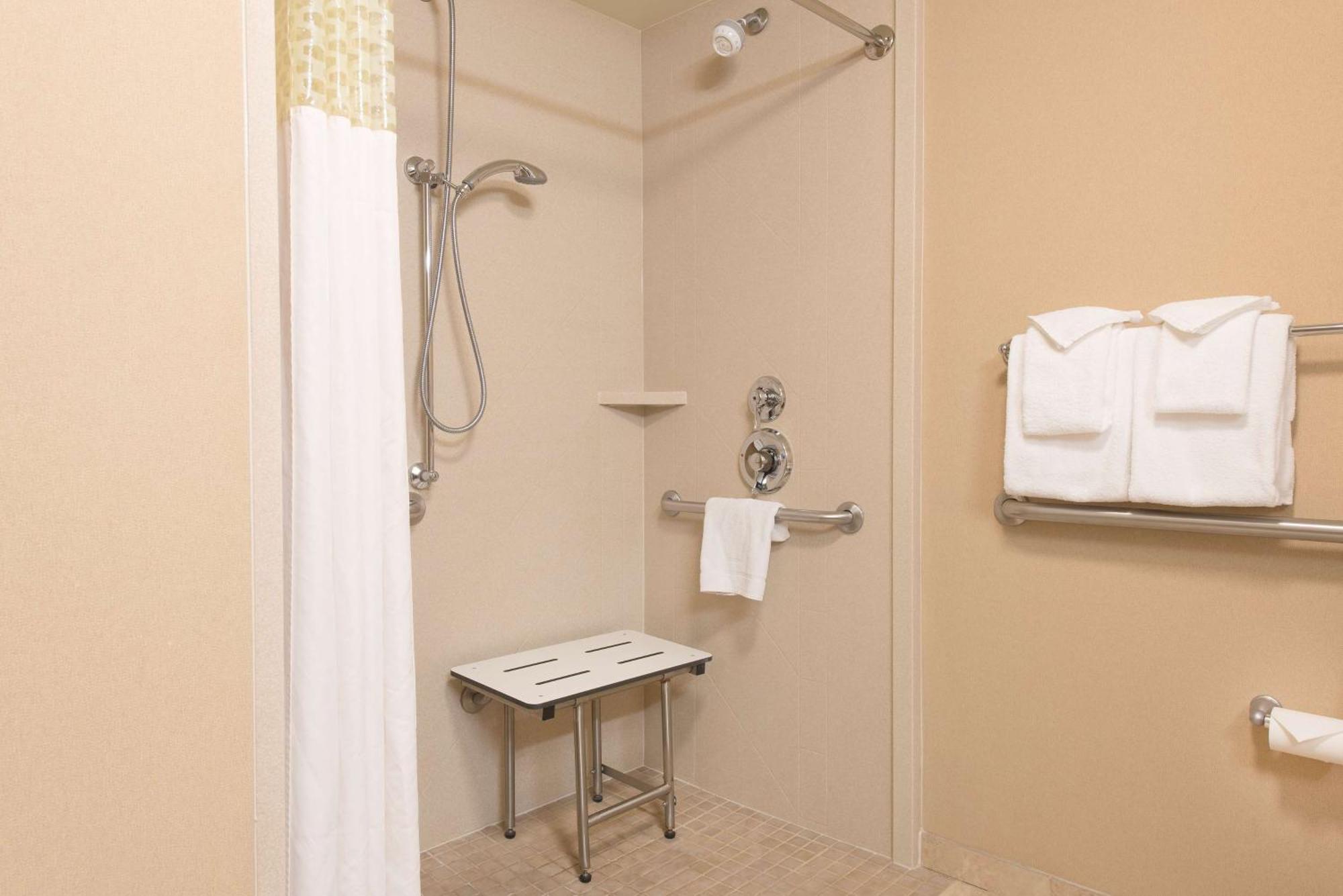 Hampton Inn & Suites Bloomington-Normal Esterno foto