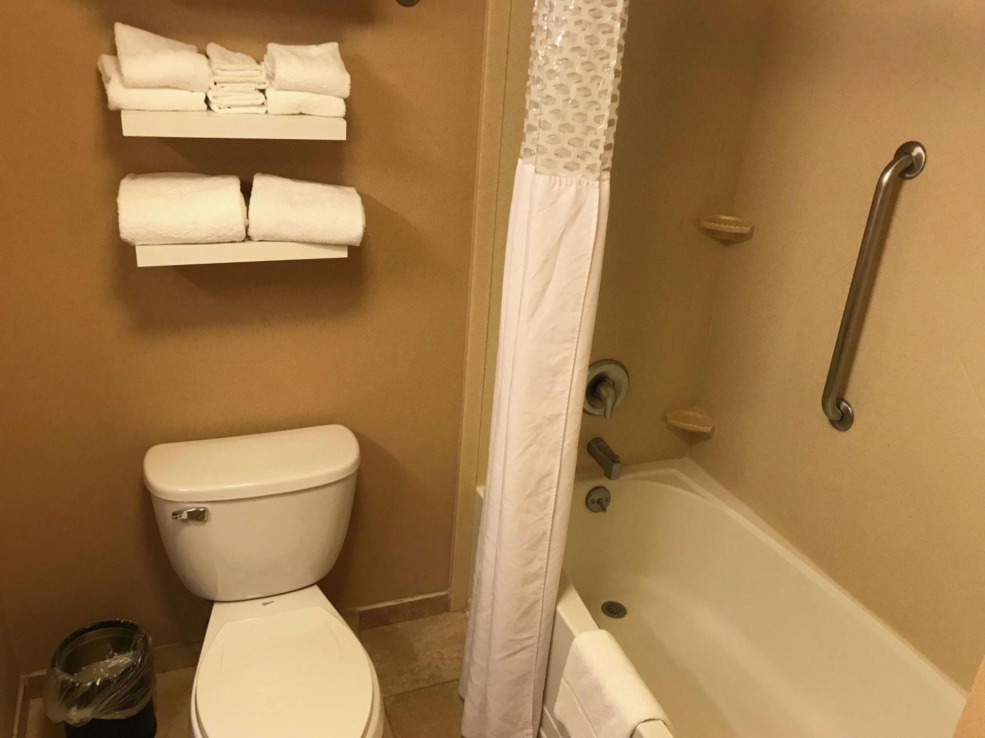 Hampton Inn & Suites Bloomington-Normal Esterno foto